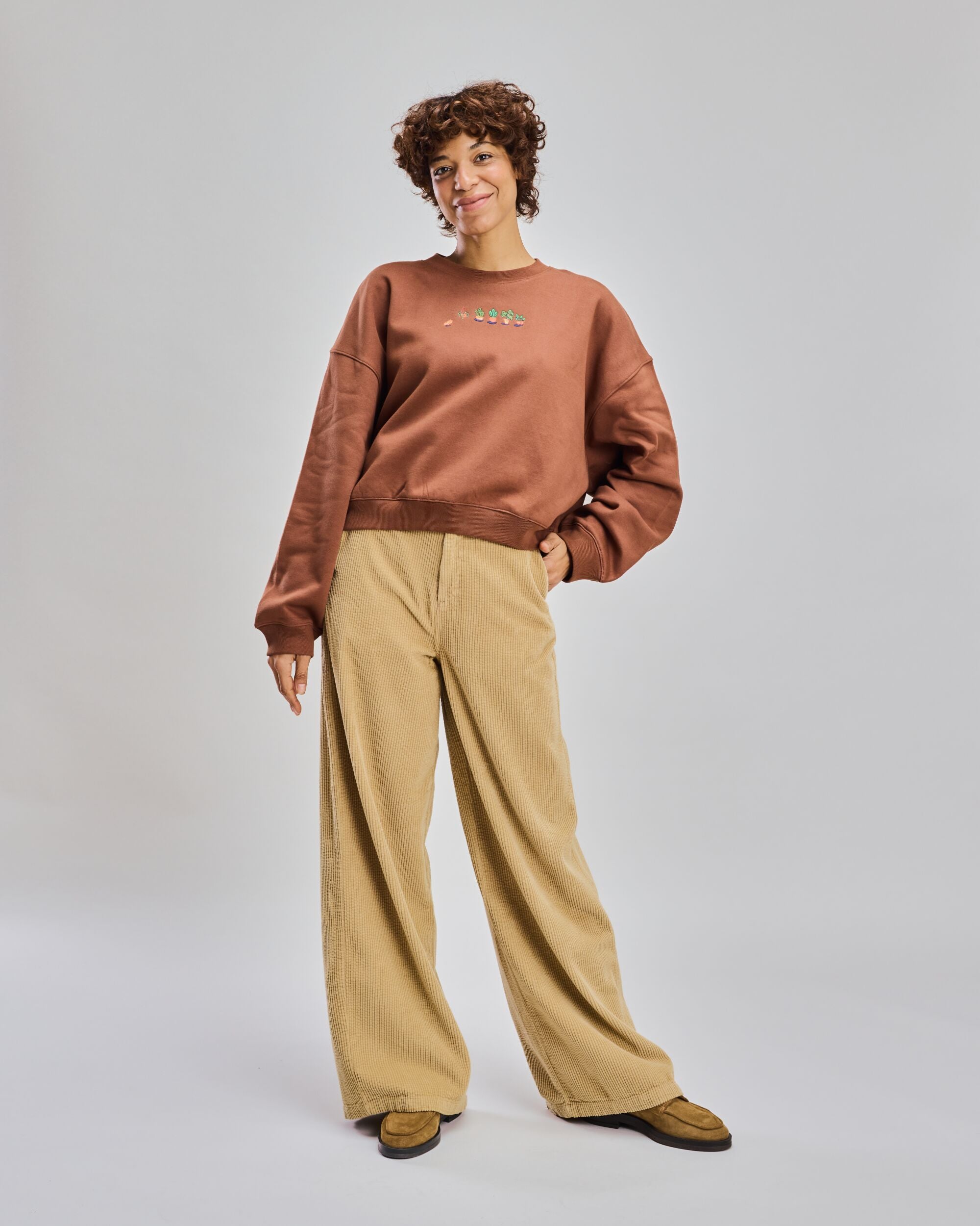 Grandma Plants Oversize Sweatshirt Brown